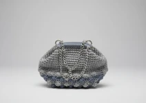 شنطة كروشيه رمادية مزهرة